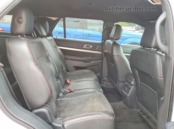1FM5K8D83JGC02303 2018 FORD EXPLORER Белый Вид задней части салона