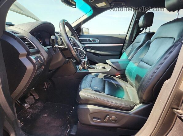 1FM5K8D85HGA30821 2017 FORD EXPLORER Gray წინა სალონის ხედი