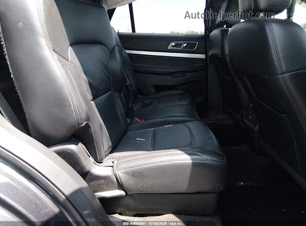1FM5K8D85HGA67609 2017 FORD EXPLORER Gray Widok naklejki z numerem VIN