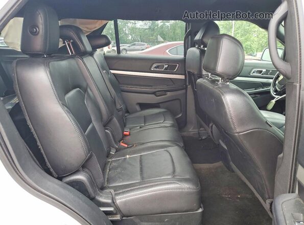 1FM5K8D85HGC88210 2017 FORD EXPLORER Серебряный Вид задней части салона