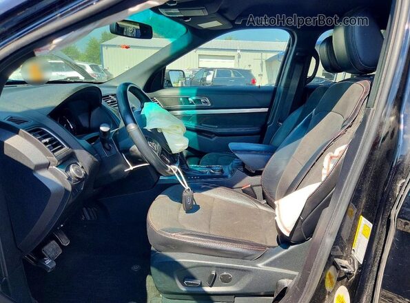 1FM5K8D85JGC83627 2018 FORD EXPLORER Black Front interior view