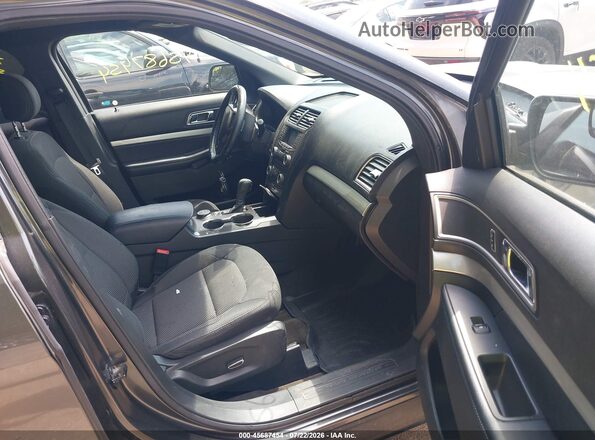 1FM5K8D86HGD64808 2017 FORD EXPLORER Gray Front interior view