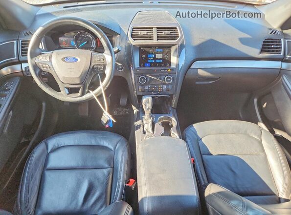 1FM5K8D86JGA54180 2018 FORD EXPLORER Silver Вид панелі приладів