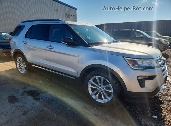 1FM5K8D86JGA54180 2018 FORD EXPLORER Silver Передня права чверть
