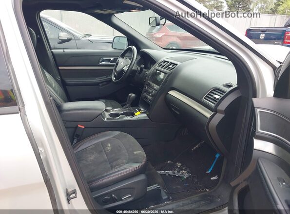 1FM5K8D86JGA96381 2018 FORD EXPLORER Silver Vista interior delantera