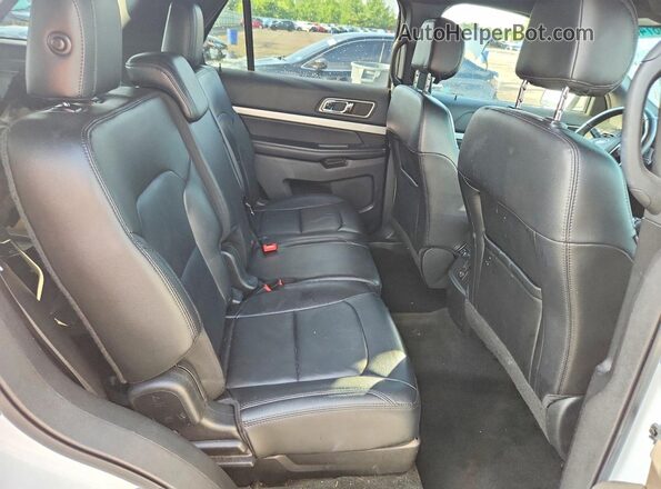 1FM5K8D88GGC38254 2016 FORD EXPLORER White Vista interior trasera