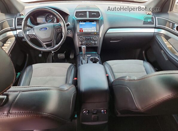 1FM5K8D88HGA09087 2017 FORD EXPLORER Серый Вид панели приборов