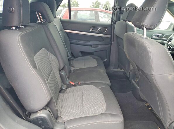 1FM5K8D88JGC92547 2018 FORD EXPLORER Silver Rear interior view