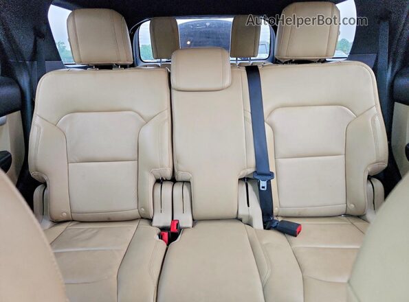 1FM5K8D89GGC70694 2016 FORD EXPLORER Red Rear seats view
