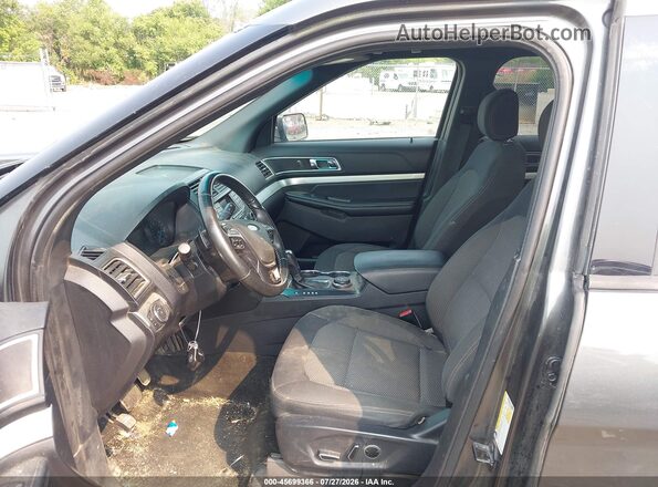 1FM5K8D89HGA66530 2017 FORD EXPLORER Gray Front interior view