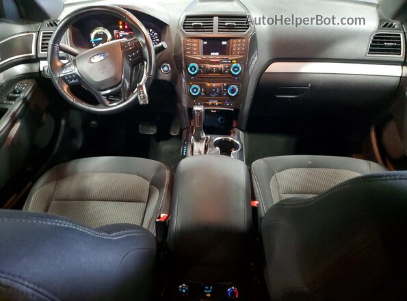 1FM5K8DH3HGD41597 2017 FORD EXPLORER White Widok deski rozdzielczej