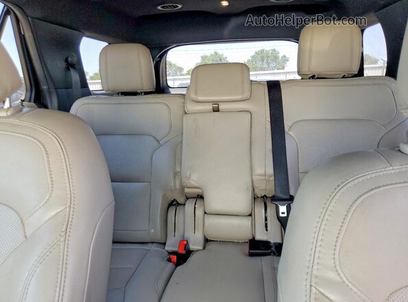 1FM5K8F80JGC16673 2018 FORD EXPLORER Silver Vista de los asientos traseros