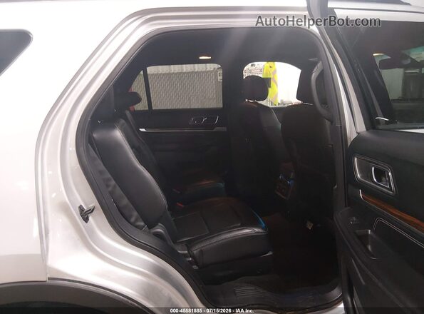 1FM5K8F88GGA61041 2016 FORD EXPLORER Silver VIN կոդի պիտակի տեսք