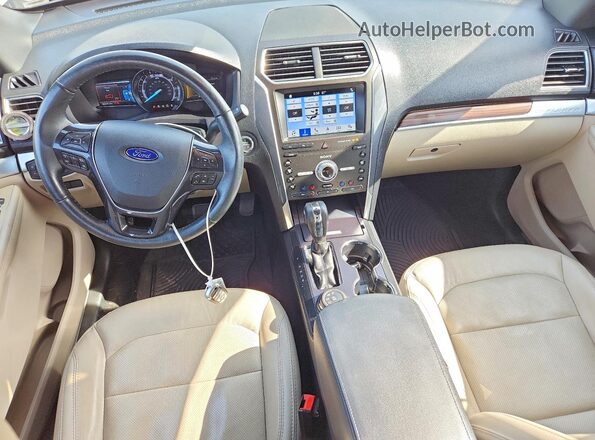 1FM5K8F89KGA70677 2019 FORD EXPLORER White Widok deski rozdzielczej