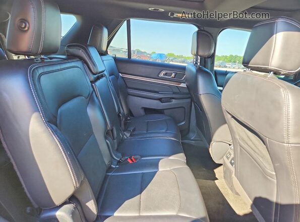 1FM5K8F8XHGC93285 2017 FORD EXPLORER Silver Vista interior trasera