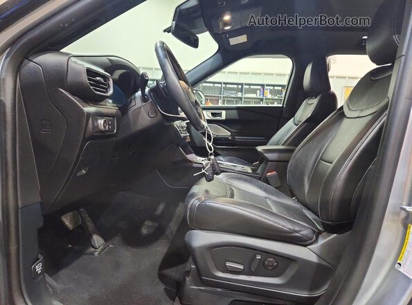 1FM5K8GC7MGA41698 2021 FORD EXPLORER Silver წინა სალონის ხედი