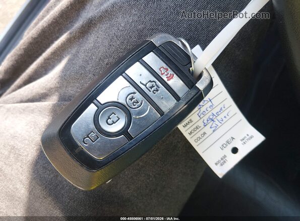 1FM5K8GC7NGA72239 2022 FORD EXPLORER Silver Vista del salpicadero