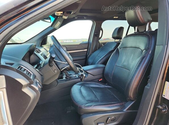 1FM5K8GT2JGC68843 2018 FORD EXPLORER Черный Вид салона спереди