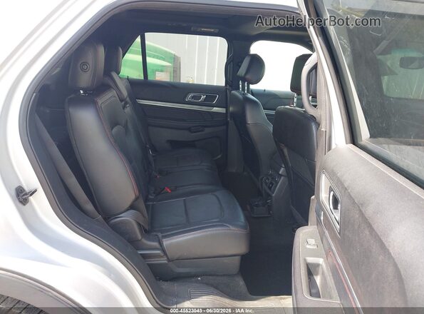 1FM5K8GT7HGA60760 2017 FORD EXPLORER Silver Вид наклейки з VIN-кодом