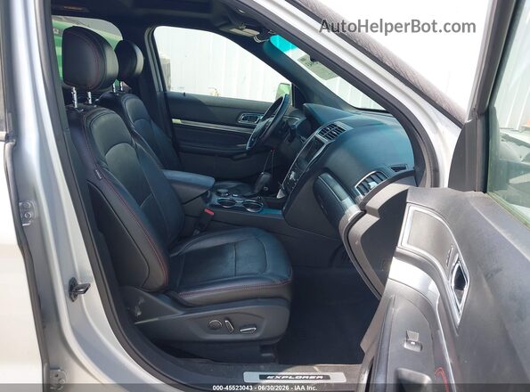1FM5K8GT7HGA60760 2017 FORD EXPLORER Silver Вид салону спереду