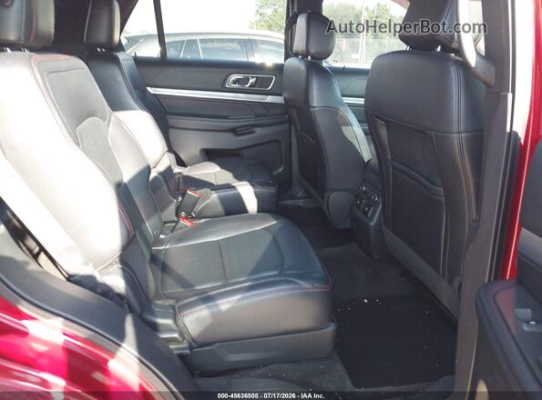 1FM5K8GT8HGD09924 2017 FORD EXPLORER Red Widok naklejki z numerem VIN