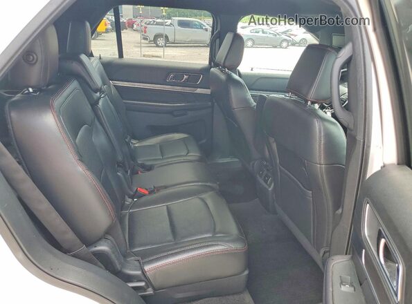 1FM5K8GTXJGC07367 2018 FORD EXPLORER White Вид задньої частини салону