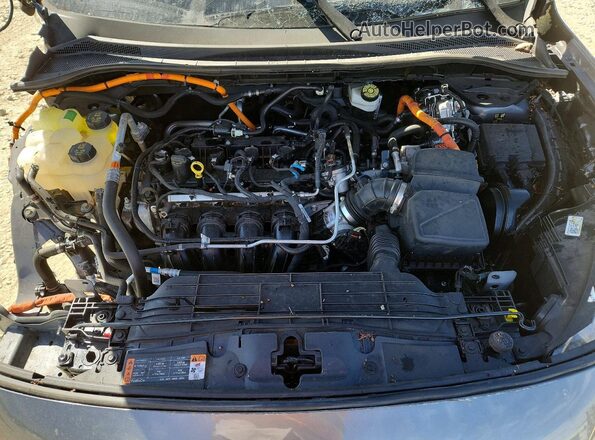 1FMCU0BZ2MUB01256 2021 FORD ESCAPE Gray Engine compartment view