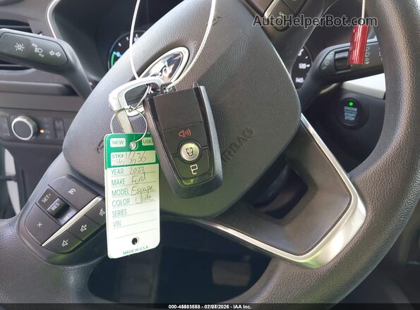 1FMCU0BZ2NUA66901 2022 FORD ESCAPE White Առջևի վահանակի տեսք