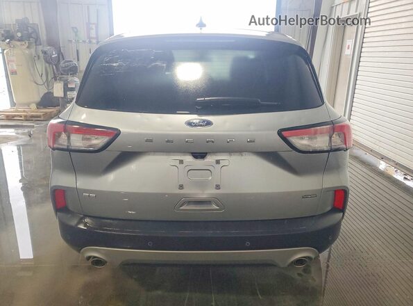 1FMCU0BZ8NUB46008 2022 FORD ESCAPE Серебряный Вид сзади