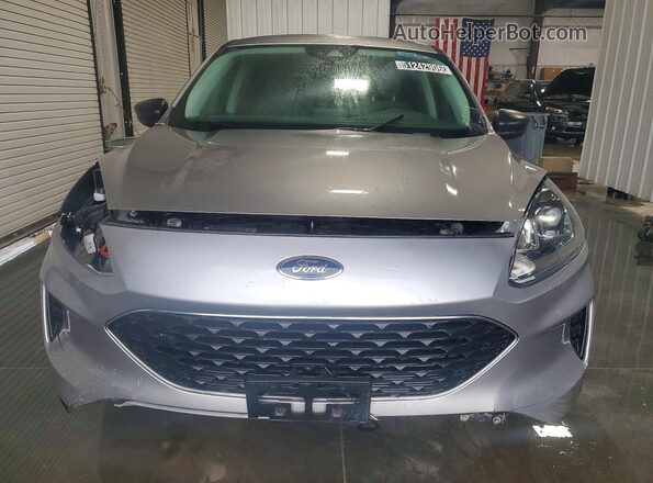1FMCU0BZ8NUB46008 2022 FORD ESCAPE Серебряный Вид спереди