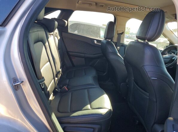 1FMCU0BZXLUC20686 2020 FORD ESCAPE Серебряный Вид задней части салона
