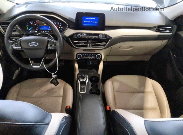 1FMCU0CZXMUA70031 2021 FORD ESCAPE Черный Вид панели приборов