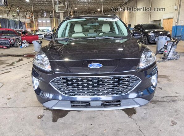 1FMCU0CZXMUA70031 2021 FORD ESCAPE Черный Вид спереди