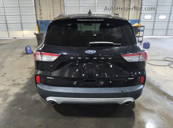 1FMCU0CZXMUA70031 2021 FORD ESCAPE Черный 