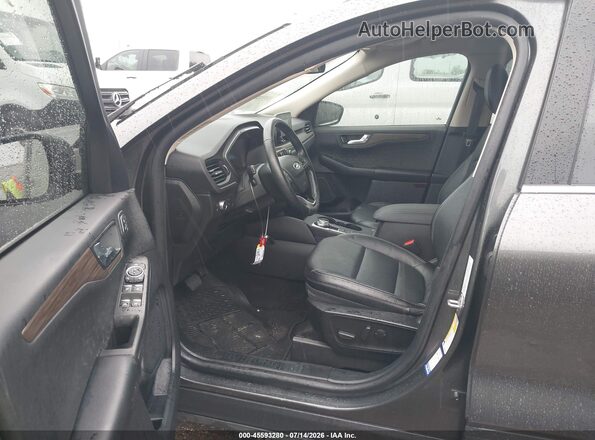 1FMCU0DZ4LUB02677 2020 FORD ESCAPE Серый Вид салона спереди