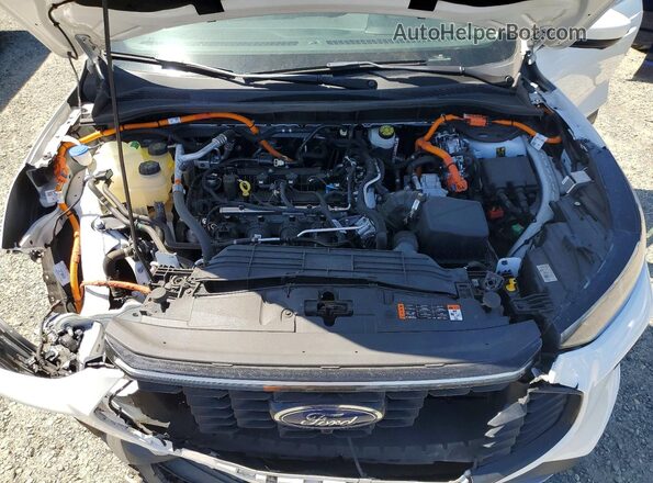 1FMCU0E13PUA20163 2023 FORD ESCAPE White Vista del compartimento del motor