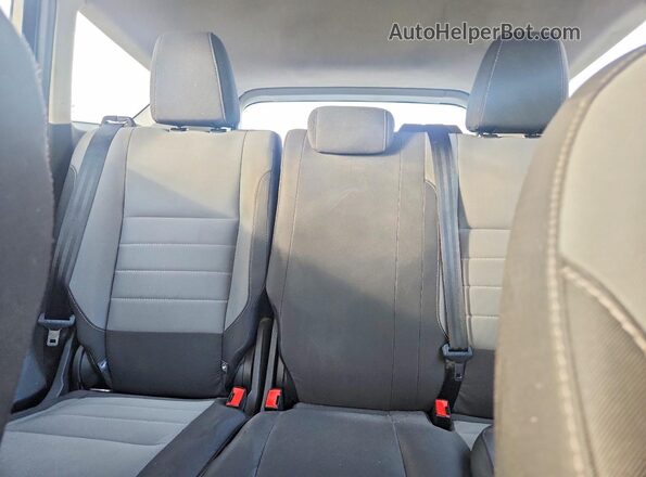 1FMCU0F70JUA39635 2018 FORD ESCAPE White Widok tylnych siedzeń