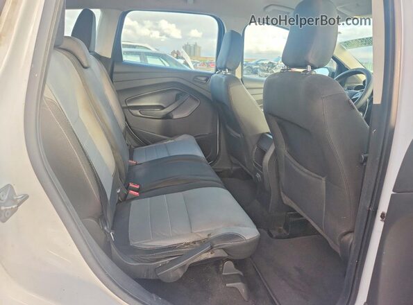 1FMCU0F70JUA39635 2018 FORD ESCAPE White Widok wnętrza z tyłu