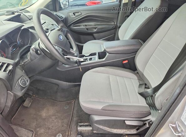 1FMCU0F70JUB04760 2018 FORD ESCAPE Silver წინა სალონის ხედი