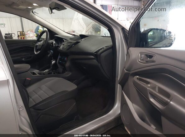 1FMCU0F70JUD08443 2018 FORD ESCAPE Gray Front interior view
