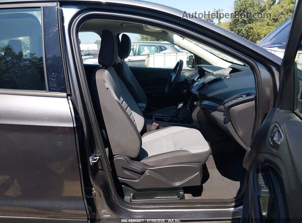 1FMCU0F70KUB02492 2019 FORD ESCAPE Серый Вид салона спереди