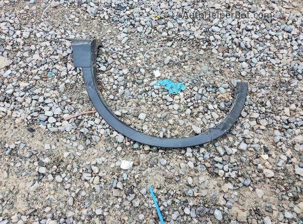 1FMCU0F72HUB87635 2017 FORD ESCAPE White Vista de la etiqueta del VIN