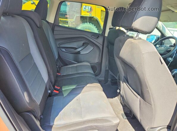 1FMCU0F72HUC72782 2017 FORD ESCAPE Orange Rear interior view