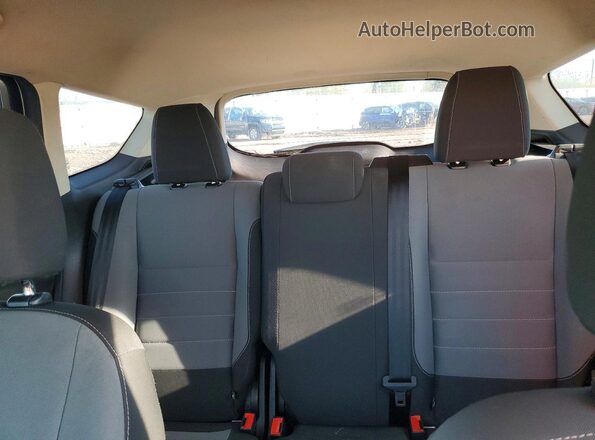 1FMCU0F72HUE36435 2017 FORD ESCAPE Silver Widok tylnych siedzeń