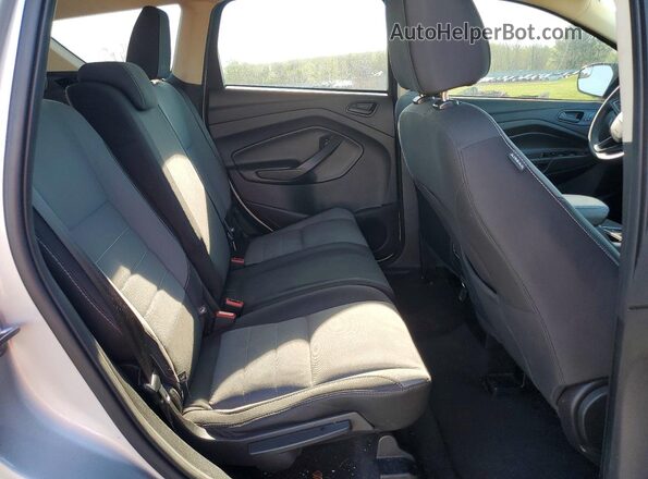 1FMCU0F72HUE36435 2017 FORD ESCAPE Silver Widok wnętrza z tyłu