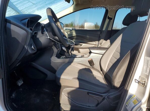 1FMCU0F72HUE36435 2017 FORD ESCAPE Silver Widok wnętrza z przodu