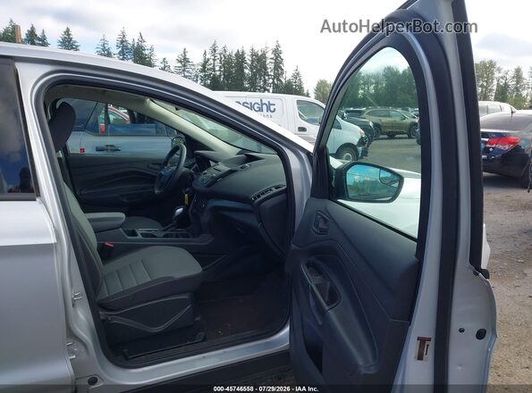 1FMCU0F72JUB14996 2018 FORD ESCAPE Silver Widok wnętrza z przodu