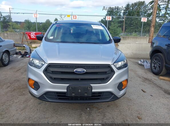 1FMCU0F72JUB14996 2018 FORD ESCAPE Silver Widok wnętrza z tyłu