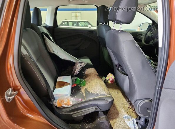 1FMCU0F73HUC19847 2017 FORD ESCAPE Orange Rear interior view