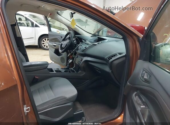 1FMCU0F75HUE13800 2017 FORD ESCAPE Orange წინა სალონის ხედი